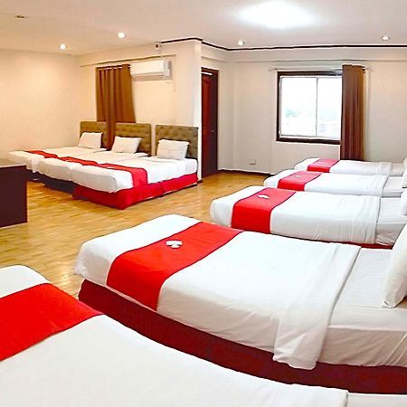 Davao City The Humbertos Hotel מראה חיצוני תמונה