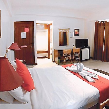 Davao City The Humbertos Hotel מראה חיצוני תמונה