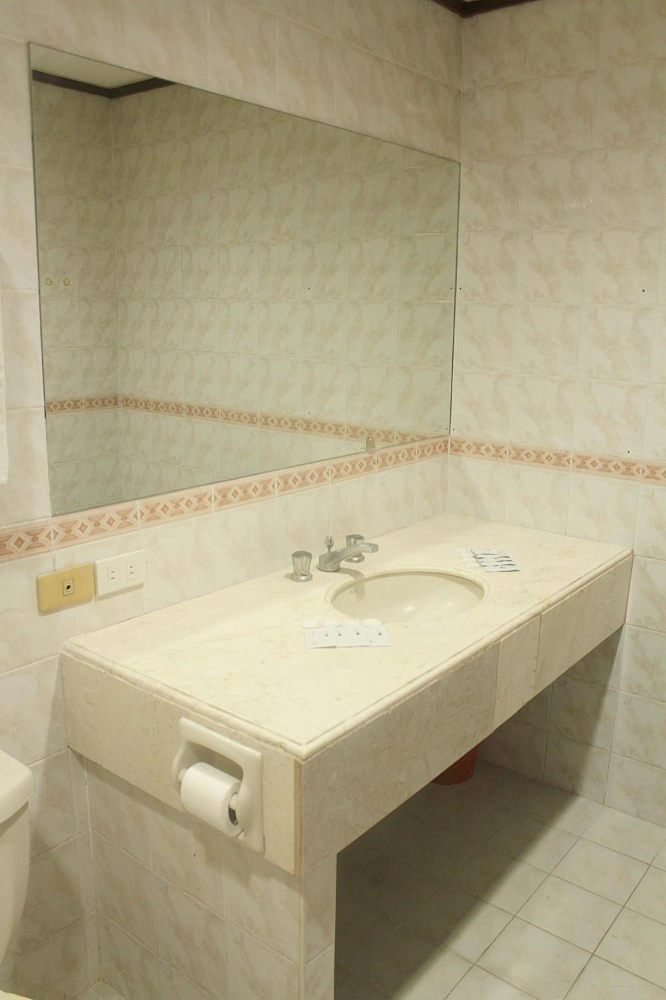 Davao City The Humbertos Hotel מראה חיצוני תמונה