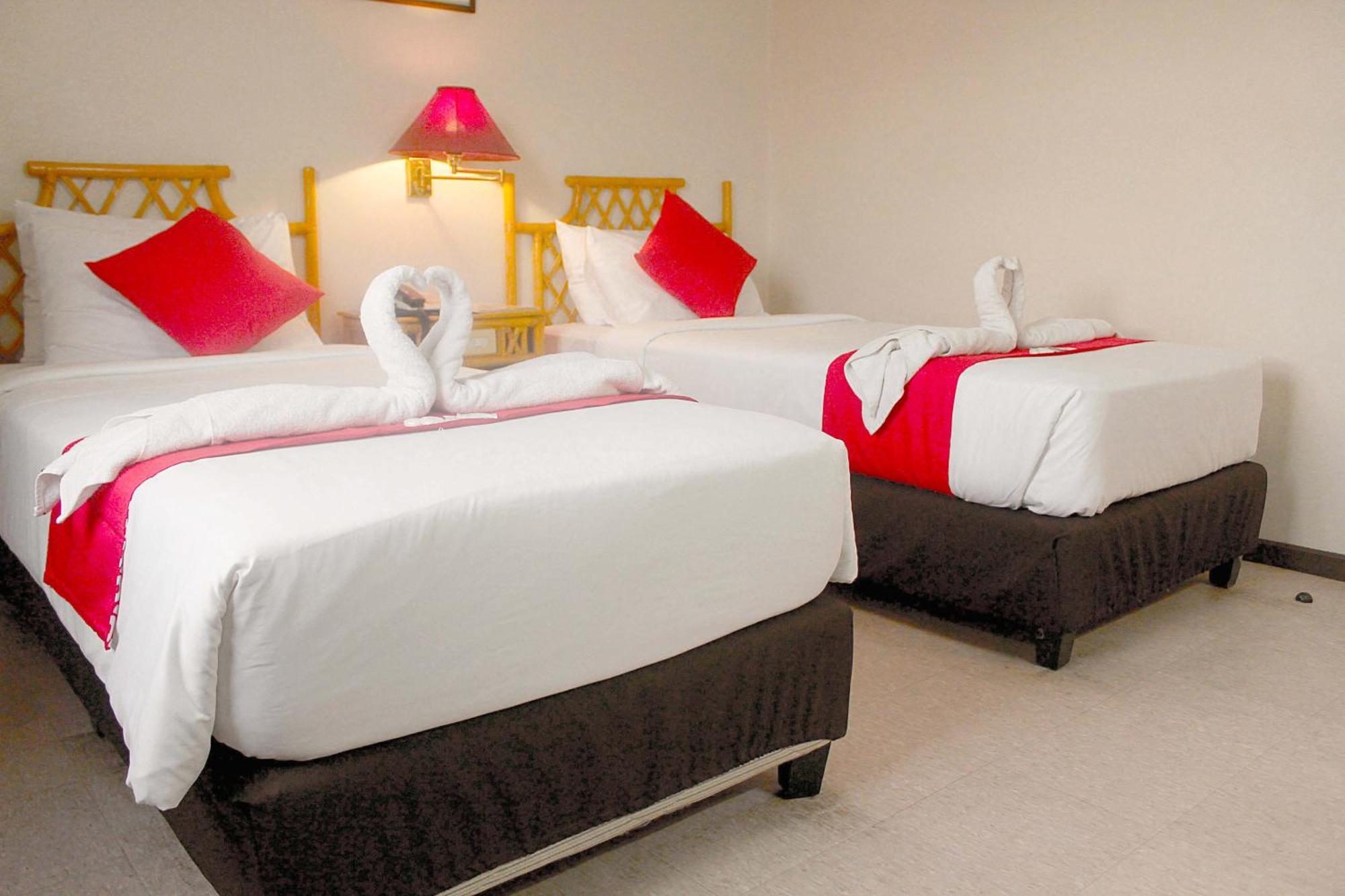 Davao City The Humbertos Hotel מראה חיצוני תמונה