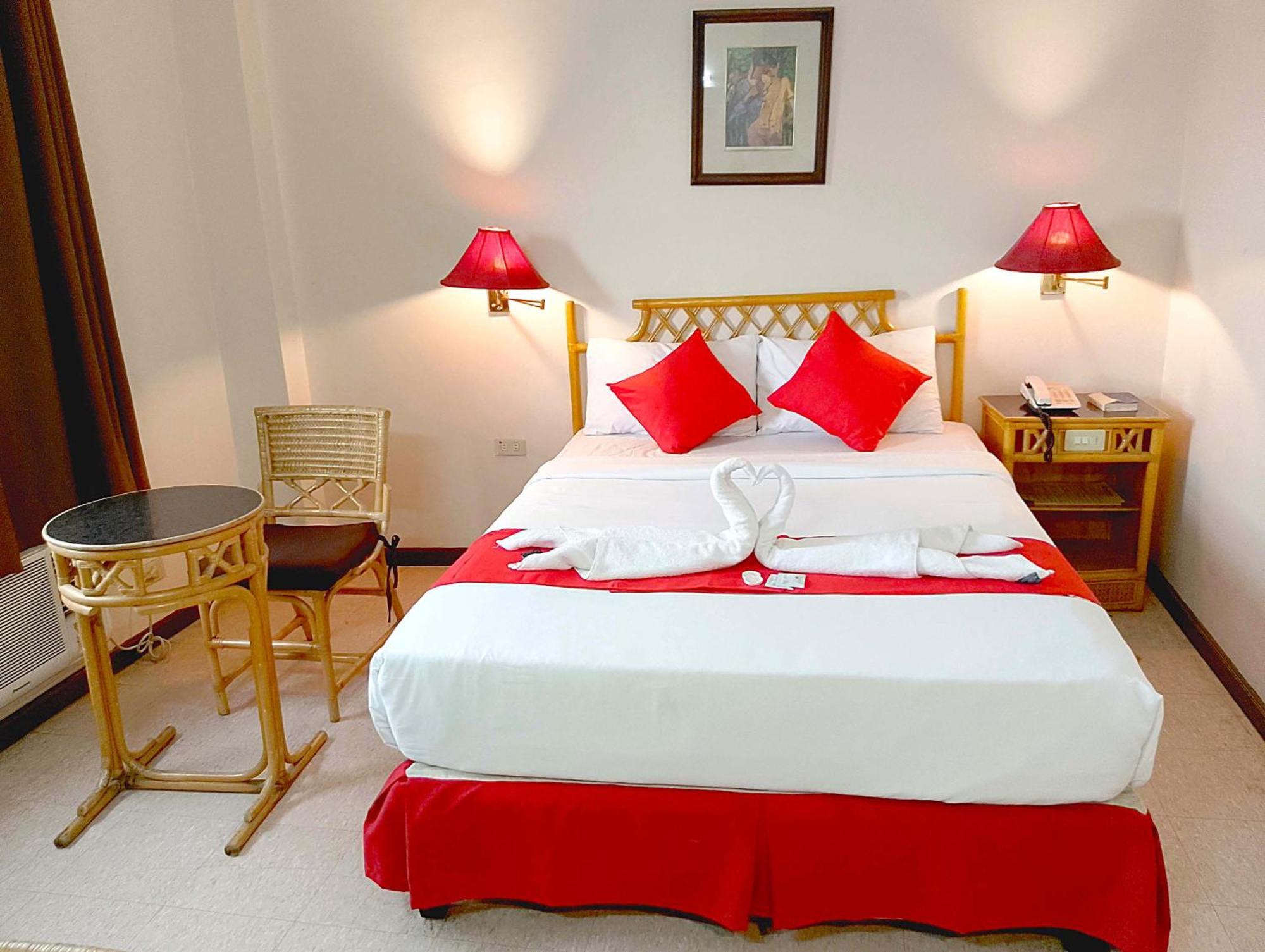 Davao City The Humbertos Hotel מראה חיצוני תמונה